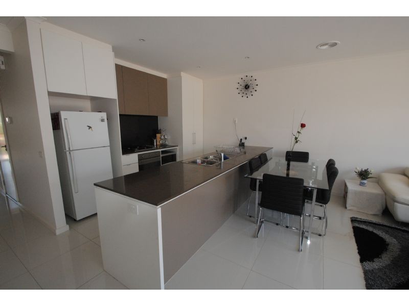 37 Brunton Crescent, Mulgrave VIC 3170
