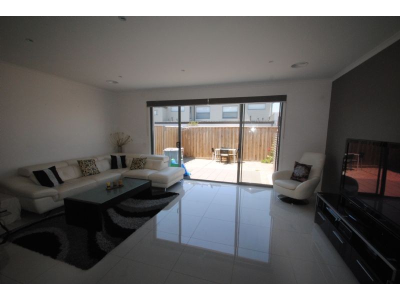 37 Brunton Crescent, Mulgrave VIC 3170