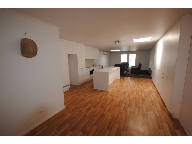 2/704 High Street Road, Glen Waverley VIC 3150