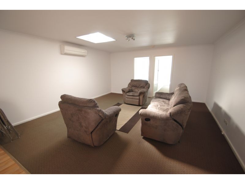 2/704 High Street Road, Glen Waverley VIC 3150