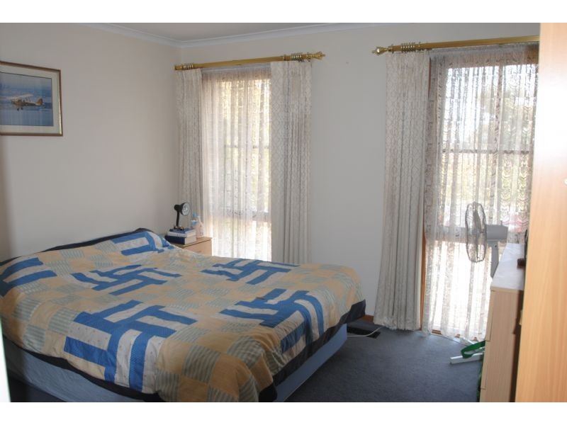 37 The Deviation, Wheelers Hill VIC 3150