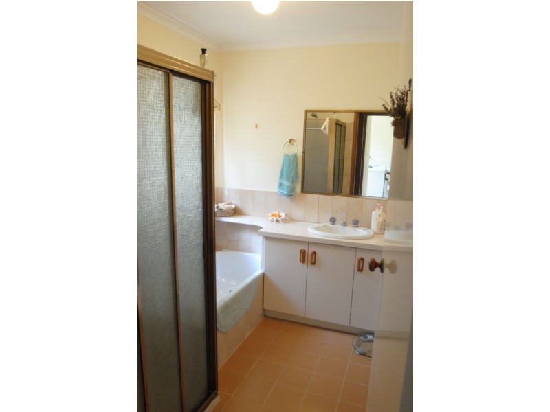 37 The Deviation, Wheelers Hill VIC 3150
