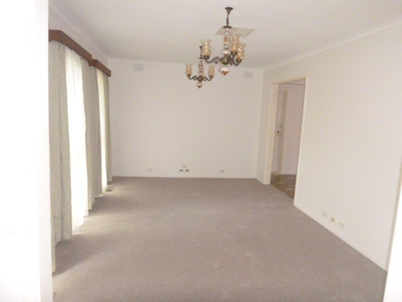 31 Lomond Drive, Glen Waverley VIC 3150