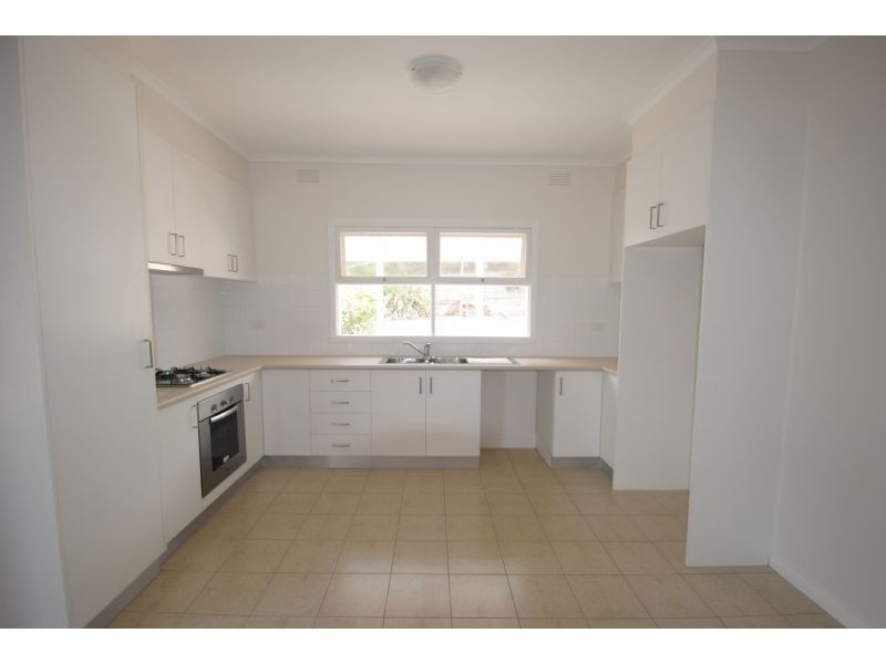 2 Gloucester Street, Mount Waverley VIC 3149