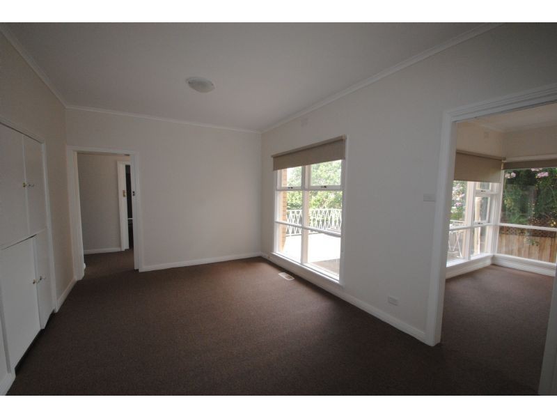 2 Gloucester Street, Mount Waverley VIC 3149