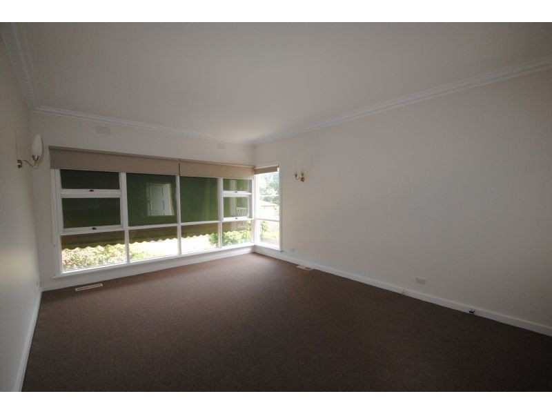 2 Gloucester Street, Mount Waverley VIC 3149