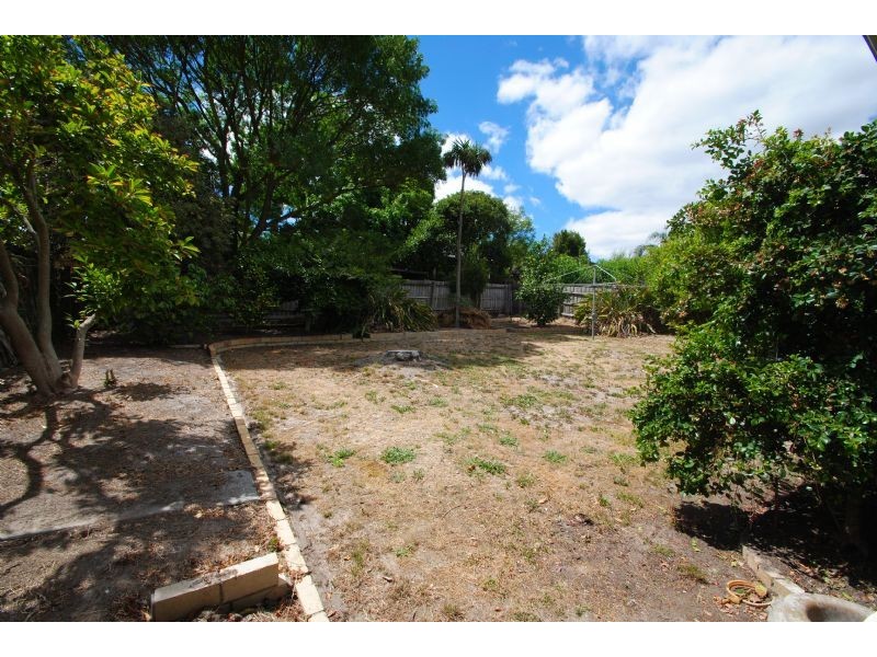 2 Gloucester Street, Mount Waverley VIC 3149