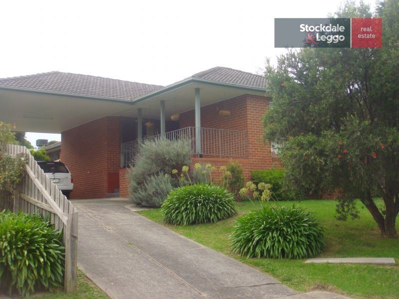 11 Hamsterley Square, Wantirna South VIC 3152