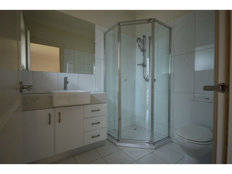 2/87 Cootamundra Drive, Wheelers Hill VIC 3150