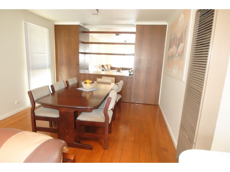 8 Glenwood Avenue, Glen Waverley VIC 3150