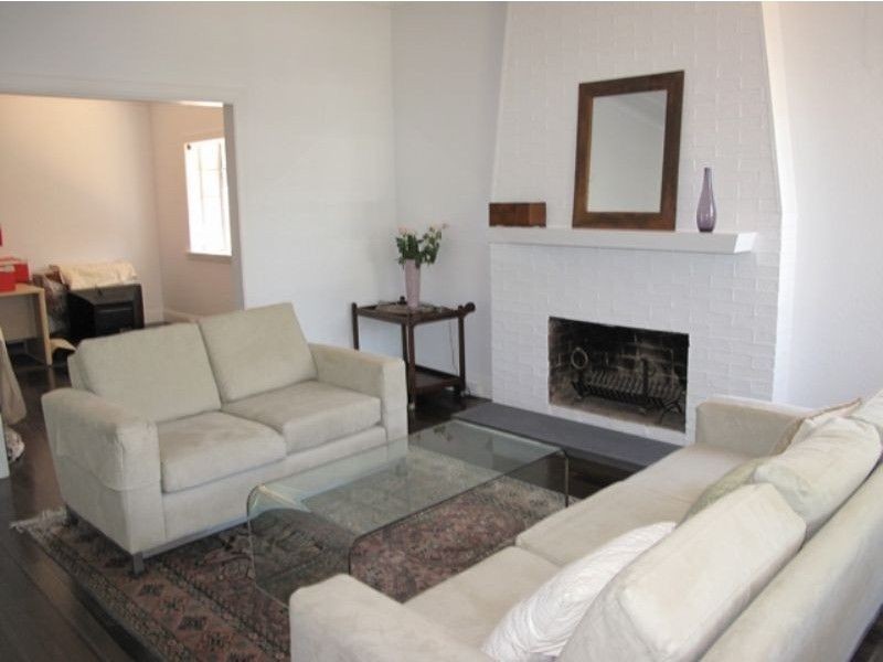 4 Newbay Crescent, Brighton VIC 3186