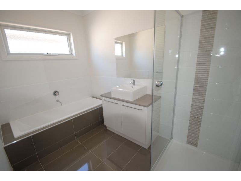 1A Sinclair Road, Bayswater VIC 3153