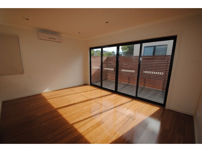 1/19-23 Hughes Street, Burwood VIC 3125