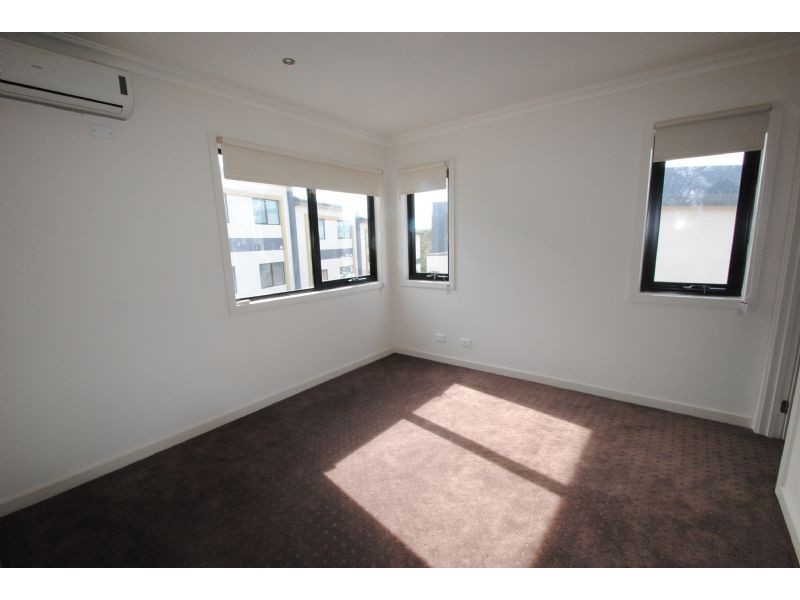 1/19-23 Hughes Street, Burwood VIC 3125
