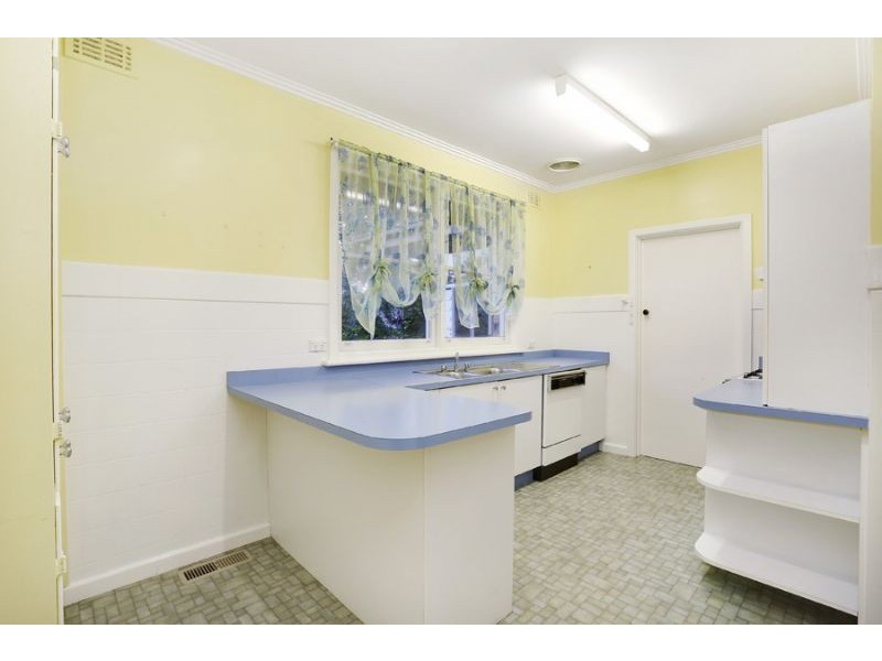 19 Grandview Road, Chadstone VIC 3148