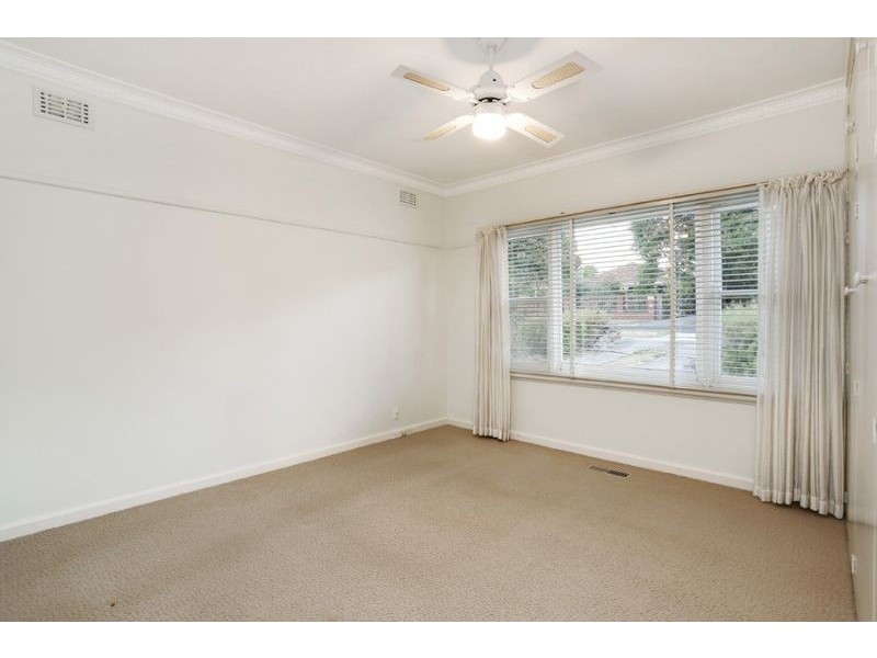 19 Grandview Road, Chadstone VIC 3148