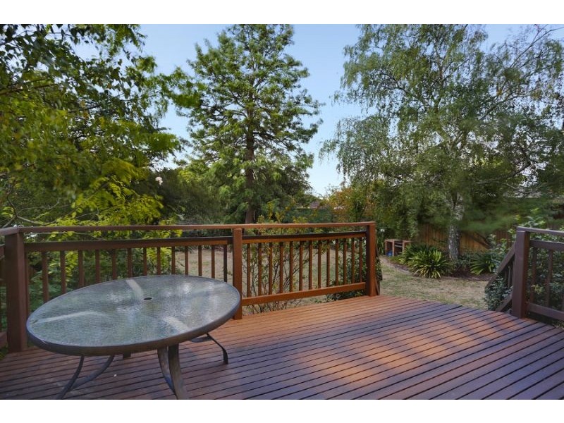 19 Grandview Road, Chadstone VIC 3148