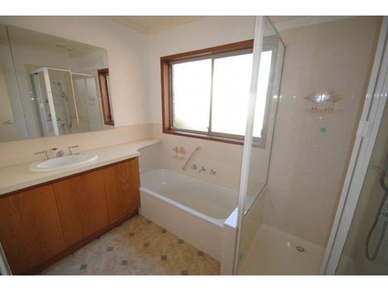 1/11 Maple Street, Mount Waverley VIC 3149