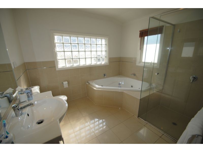 35 Hill Street, Box Hill South VIC 3128