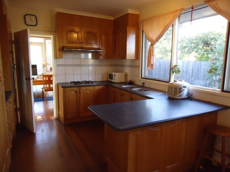 70 Whites Lane, Glen Waverley VIC 3150