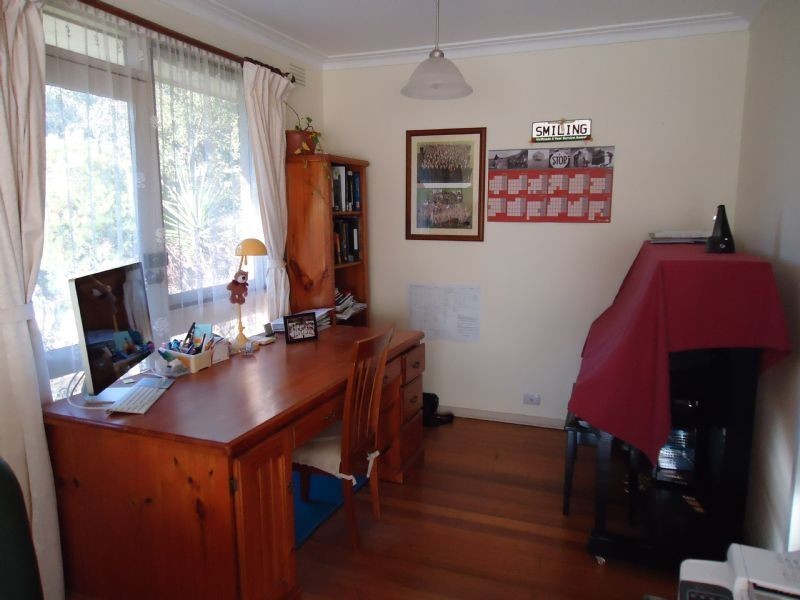 70 Whites Lane, Glen Waverley VIC 3150