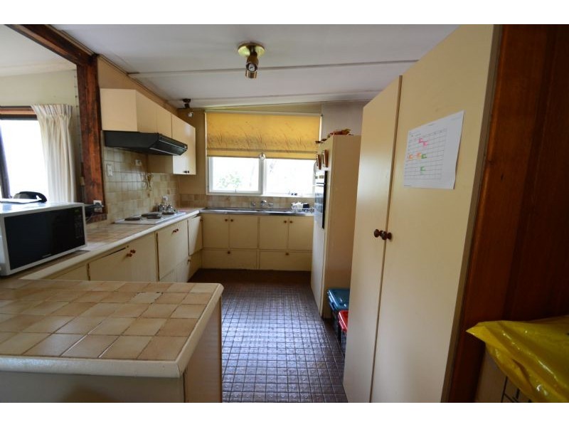29 Johnson Drive, Glen Waverley VIC 3150