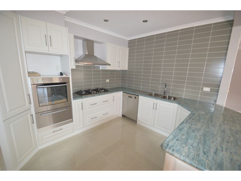 78 Mahoneys Road, Forest Hill VIC 3131