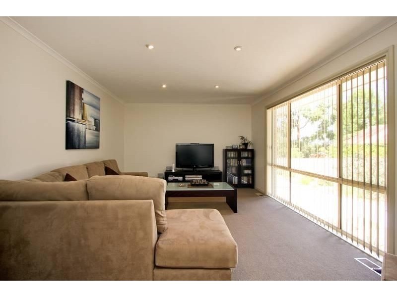 2/12 Bayswater Road, Croydon VIC 3136