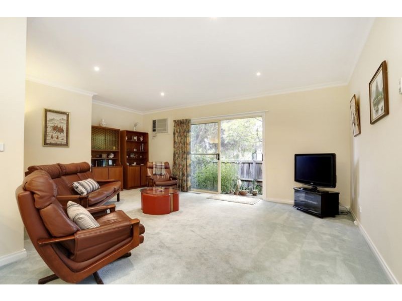 18 Clarke Place, Mount Waverley VIC 3149
