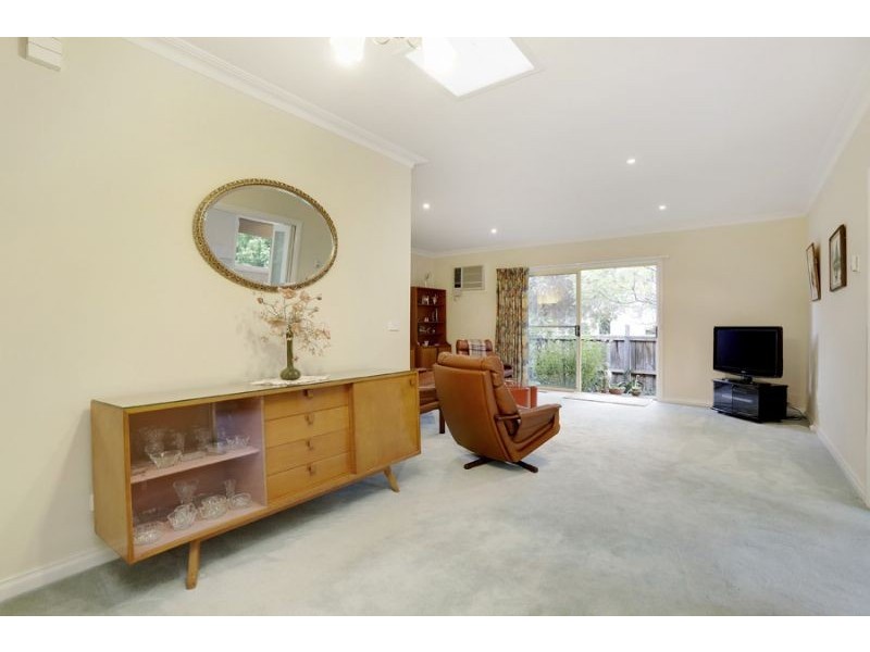 18 Clarke Place, Mount Waverley VIC 3149