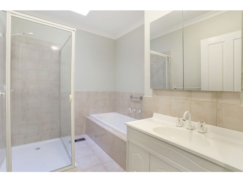 18 Clarke Place, Mount Waverley VIC 3149
