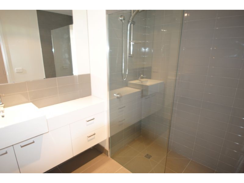 208/175 Kangaroo Road, Hughesdale VIC 3166