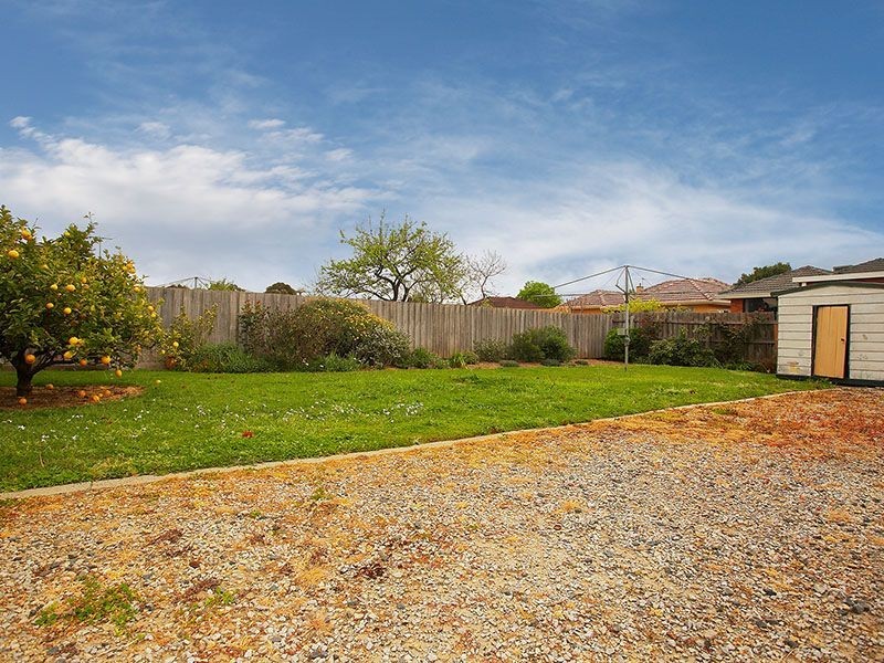 33 Palmbeach Crescent, Mount Waverley VIC 3149