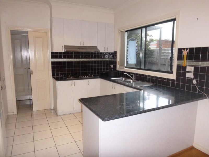 2/28 Leicester Avenue, Glen Waverley VIC 3150