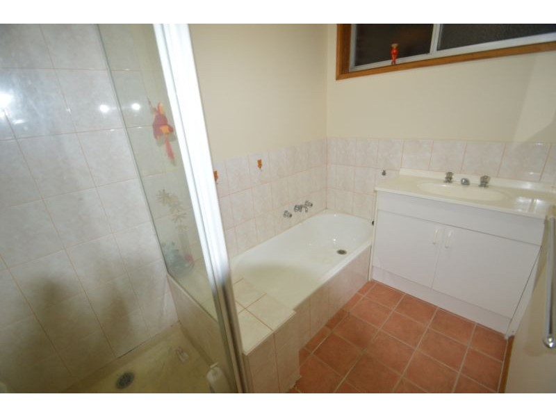 2/2 Munro Avenue, Mount Waverley VIC 3149