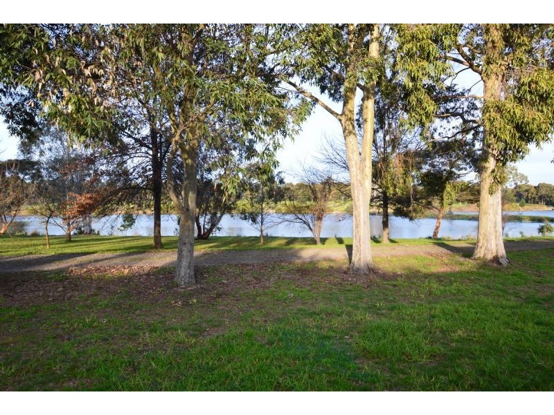 11 Phillip Avenue, Springvale VIC 3171