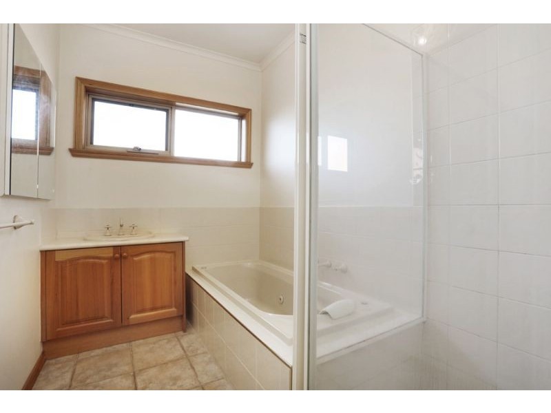 60 Howard Avenue, Mount Waverley VIC 3149