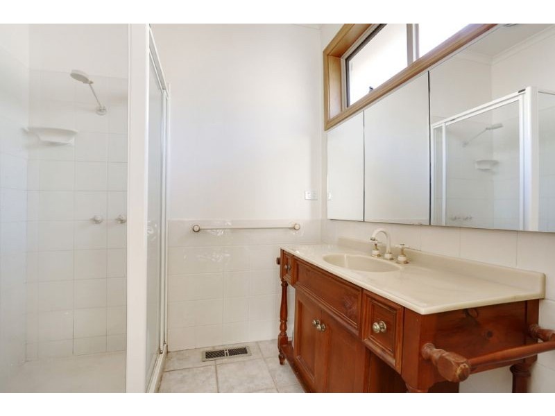 60 Howard Avenue, Mount Waverley VIC 3149