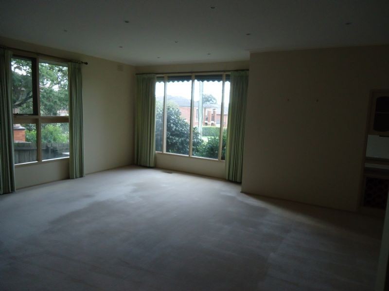 297 Gallaghers Road, Glen Waverley VIC 3150