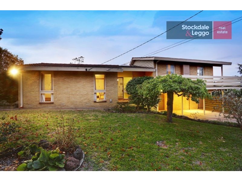 8 Crestmont Drive, Glen Waverley VIC 3150