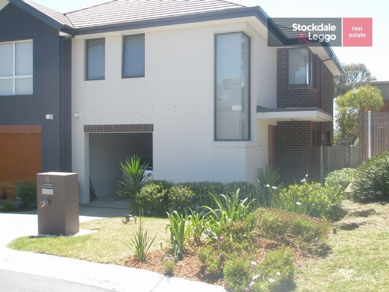 13 Ardenne Close, Burwood VIC 3125