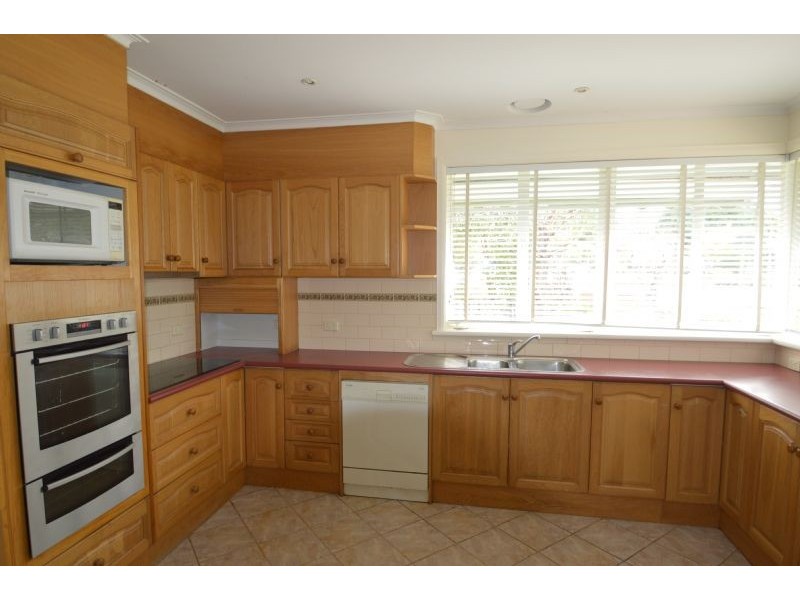 26 Amber Grove, Mount Waverley VIC 3149