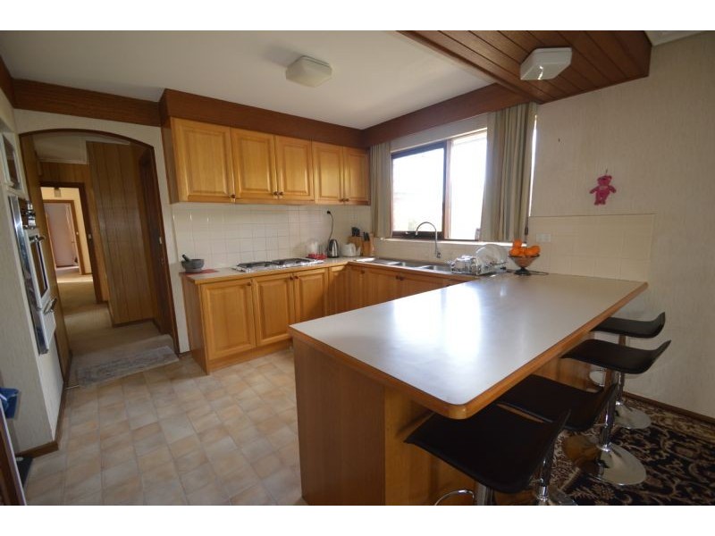 1 Cumberland Court, Glen Waverley VIC 3150