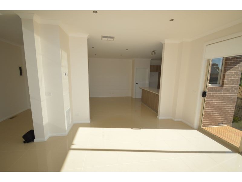 2/29 Mountain Ash Avenue, Ashwood VIC 3147