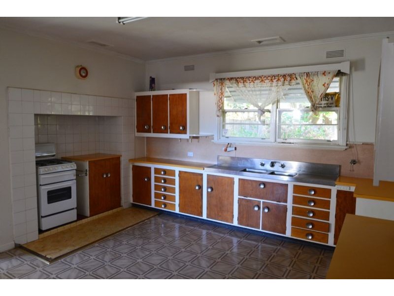 62 Price Avenue, Mount Waverley VIC 3149