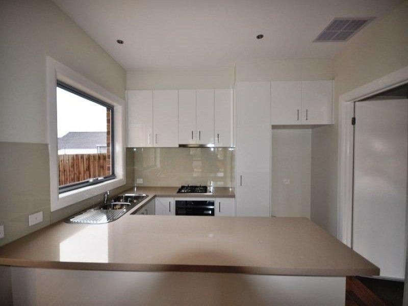 9 Carmody Street, Burwood VIC 3125