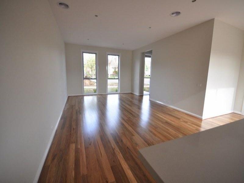 9 Carmody Street, Burwood VIC 3125