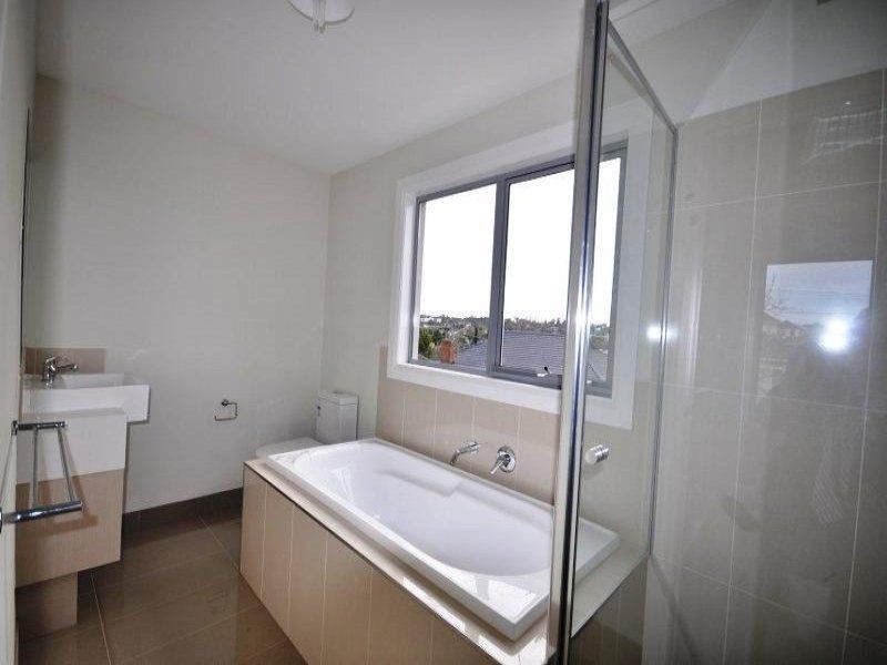 9 Carmody Street, Burwood VIC 3125