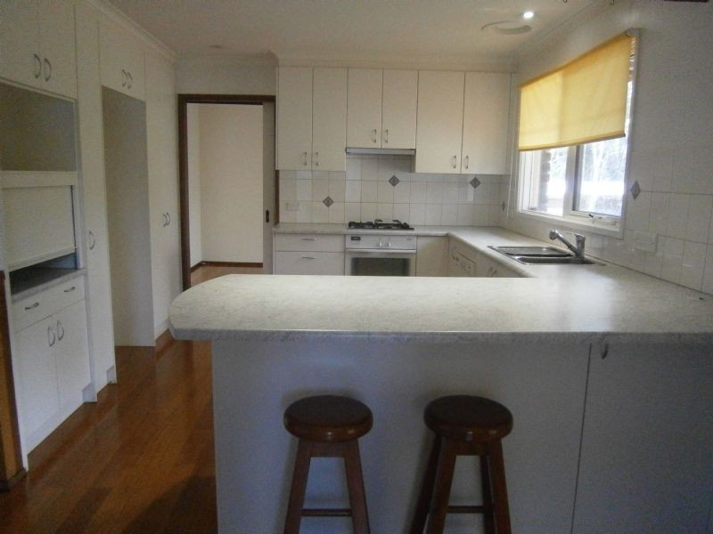 16 Madigan Drive, Glen Waverley VIC 3150