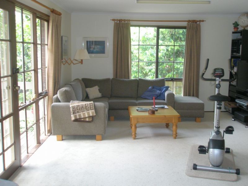 16 Madigan Drive, Glen Waverley VIC 3150